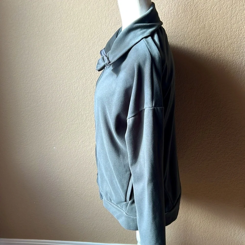 Mondetta olive green full zip jacket, size small